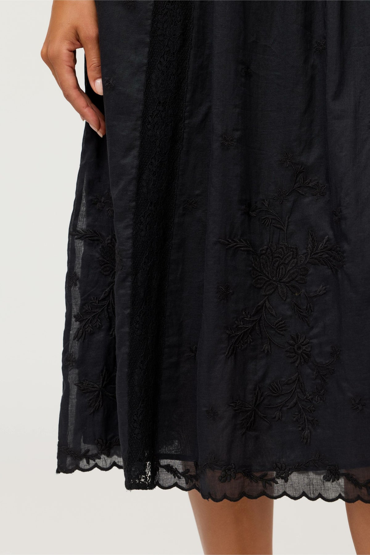 XOCHI MIDI DRESS