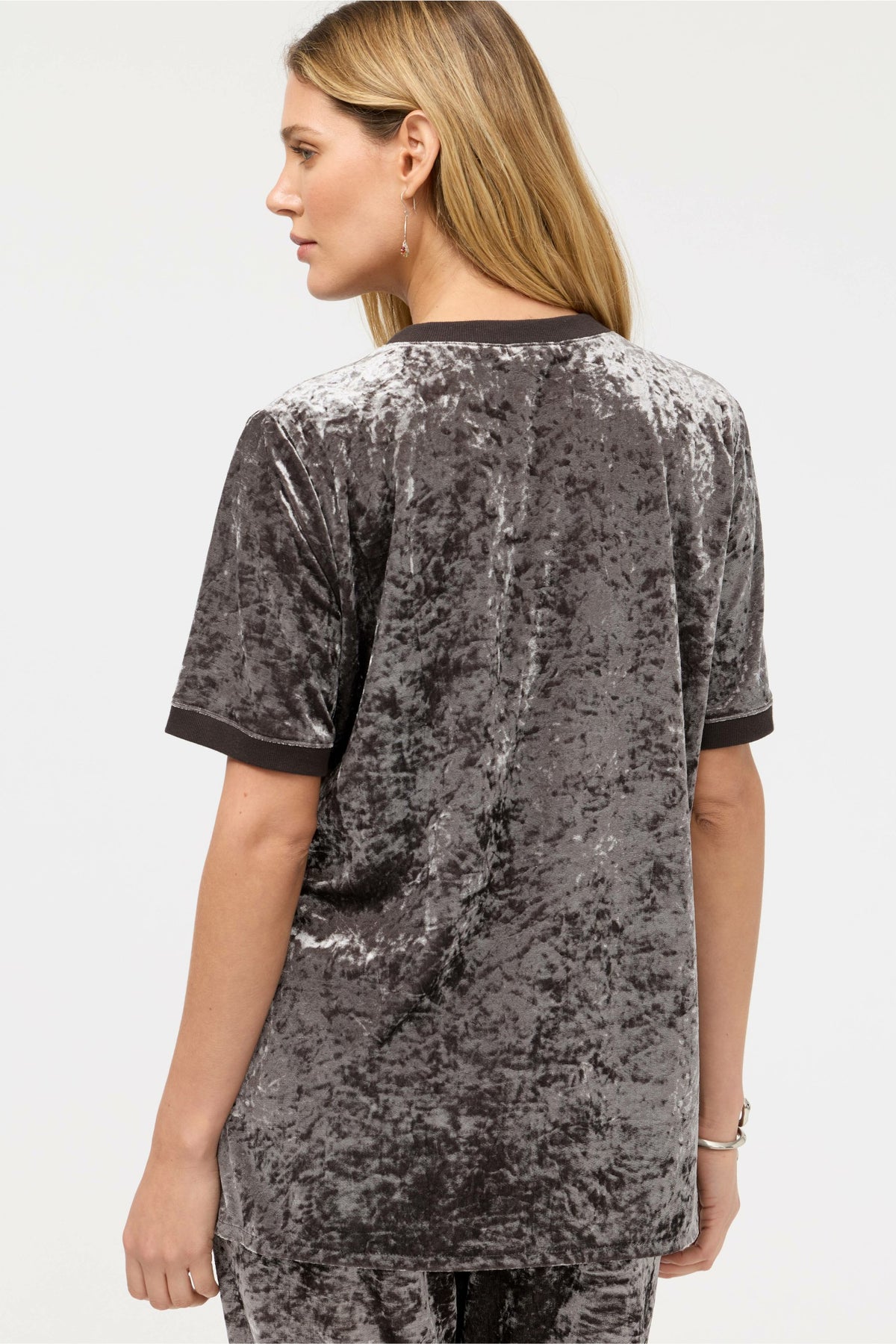 THE VELVET TEE