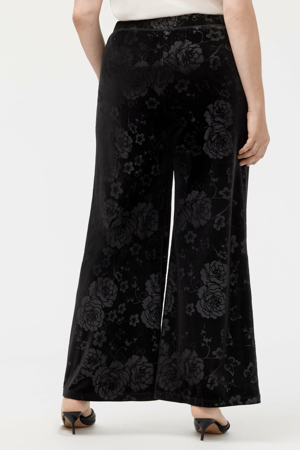 EMBOSSED STRETCH VELVET WIDE LEG PANT