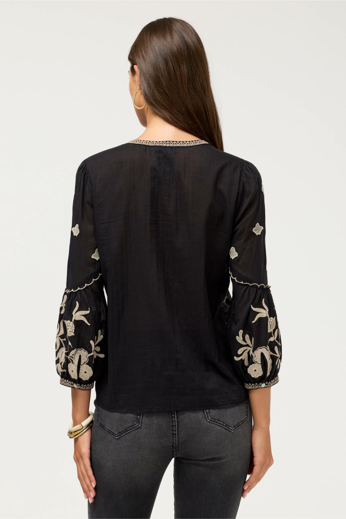 SCALLOP SLEEVE BLOUSE