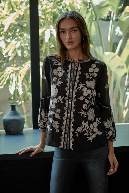 SCALLOP SLEEVE BLOUSE