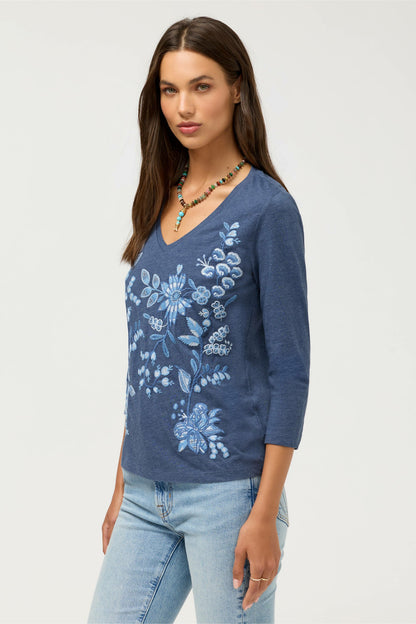 3/4 SLEEVE V-NECK TEE