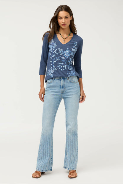 3/4 SLEEVE V-NECK TEE