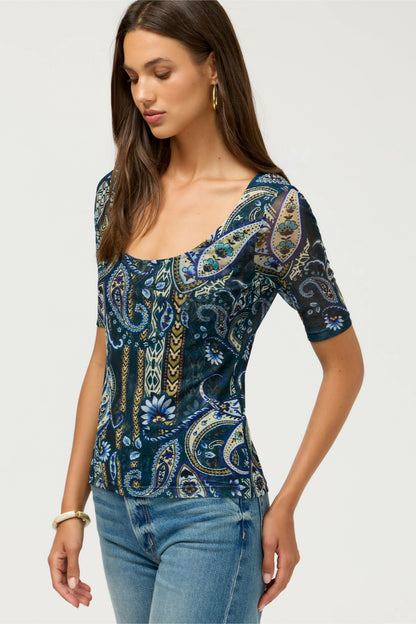 ELBOW SLEEVE SCOOP NECK MESH TEE