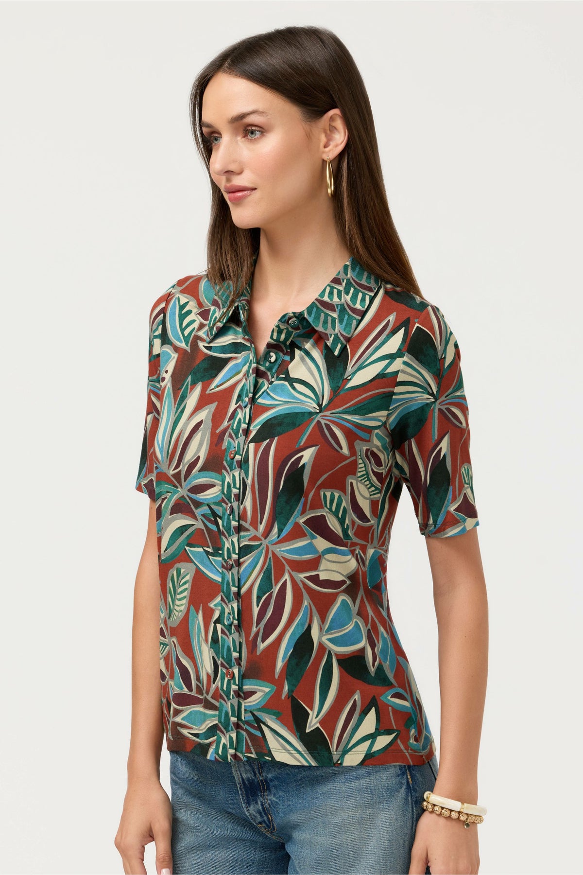 THE JANIE FAVORITE FITTED ELBOW SLEEVE BUTTON DOWN