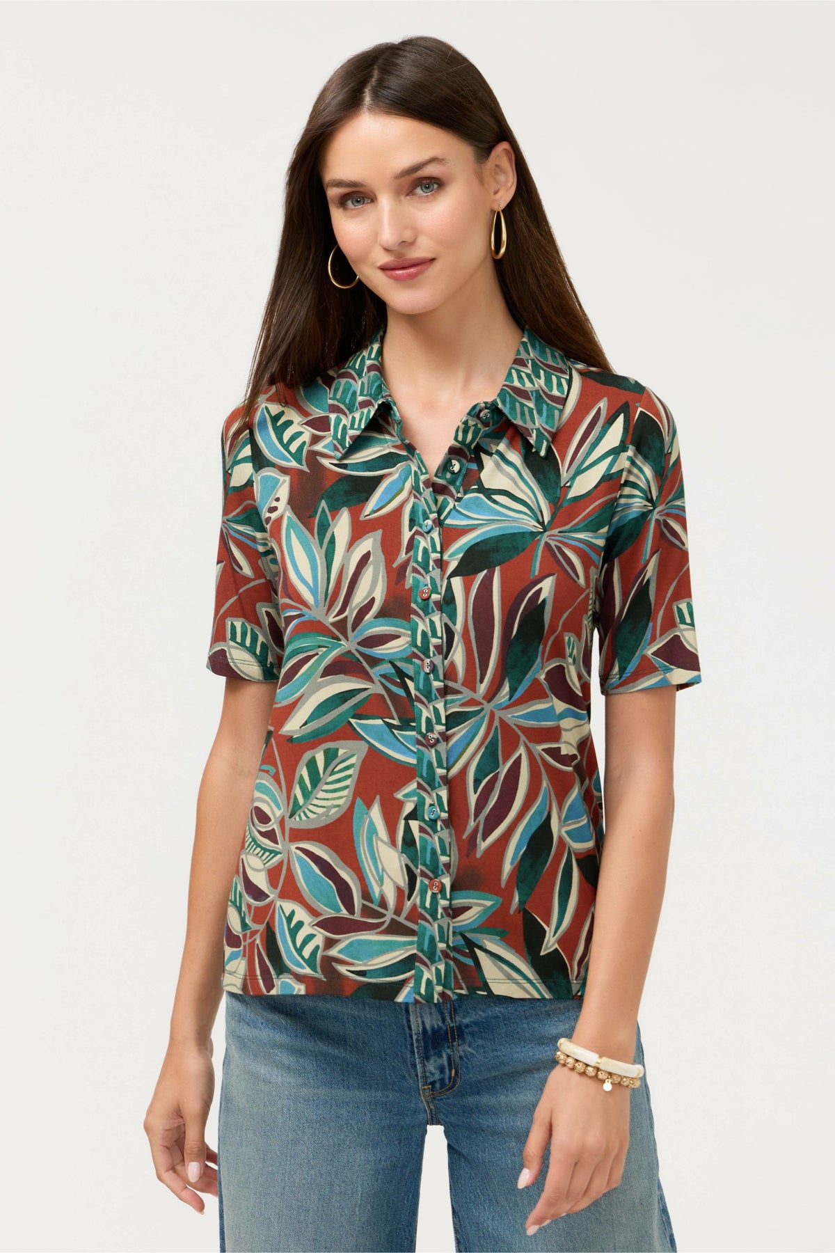 THE JANIE FAVORITE FITTED ELBOW SLEEVE BUTTON DOWN