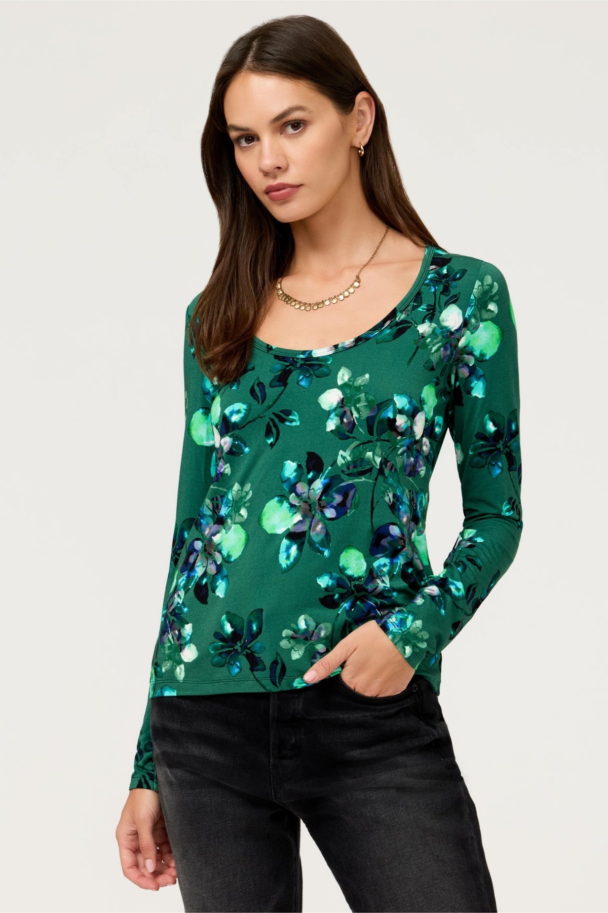 THE JANIE FAVORITE SCOOP NECK LONG SLEEVE FITTED TEE