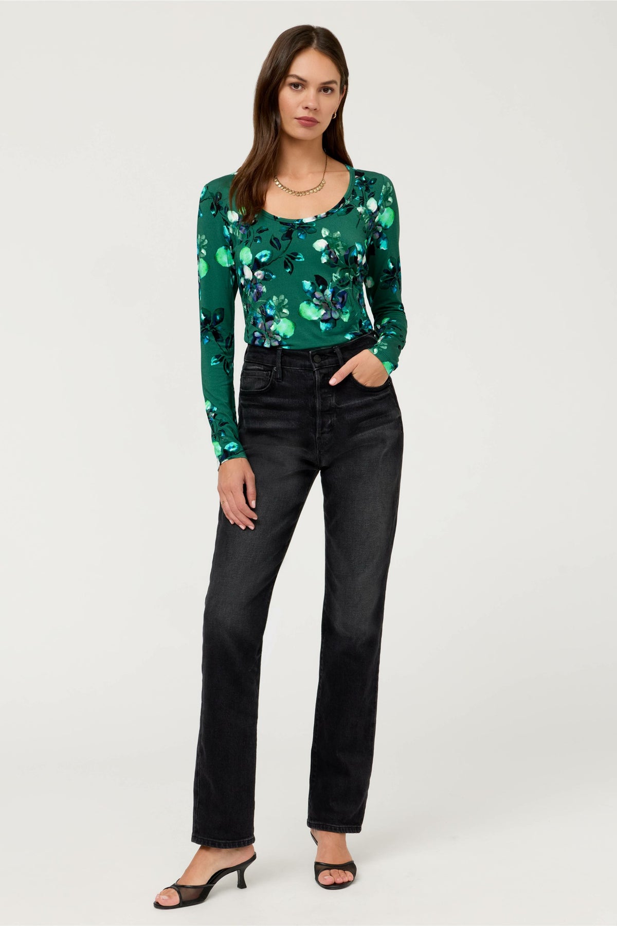THE JANIE FAVORITE SCOOP NECK LONG SLEEVE FITTED TEE