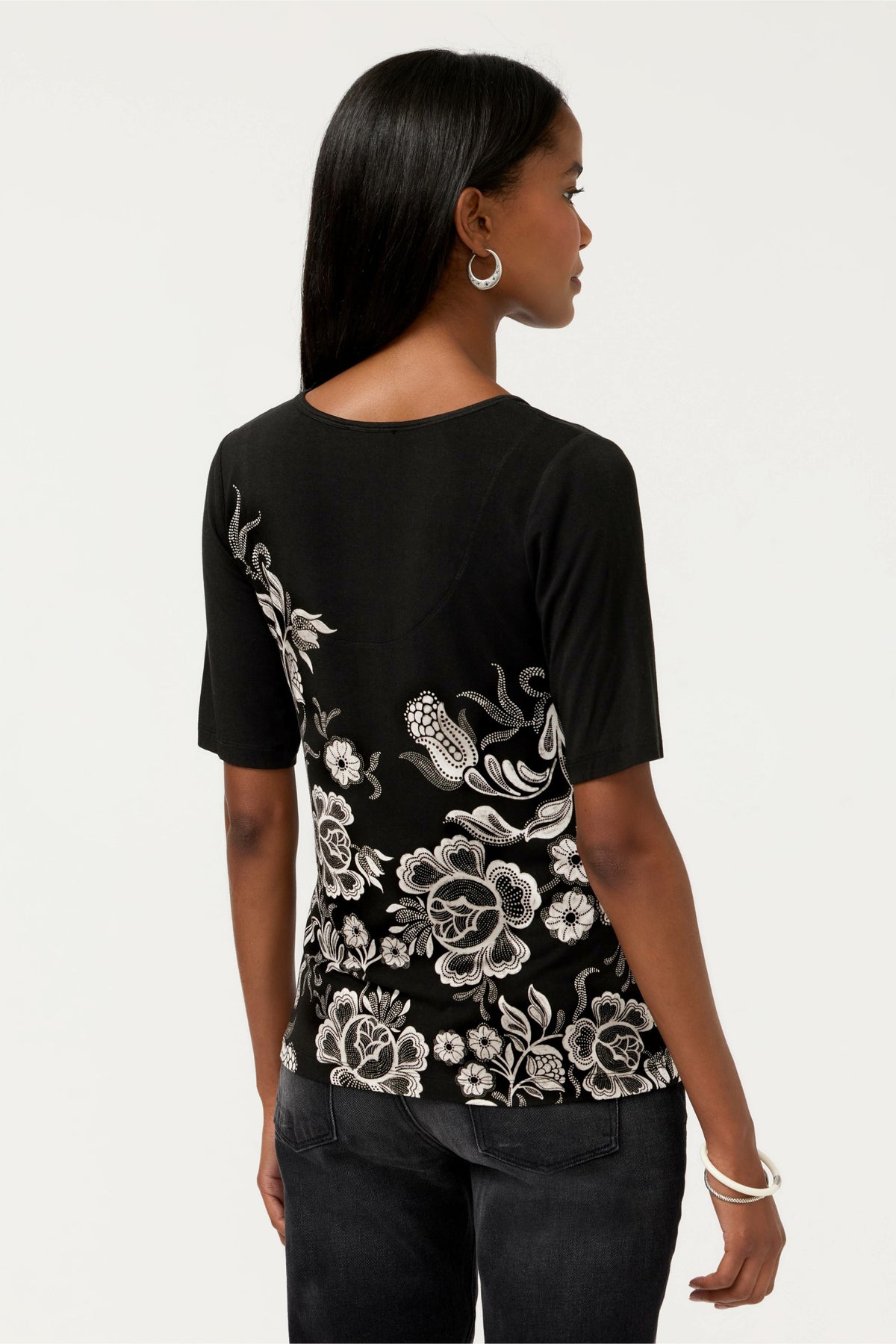 THE JANIE FAVORITE SCOOP NECK FITTED TEE
