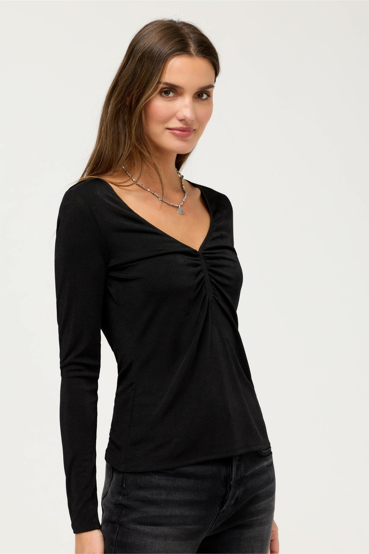 ANNAYAH V-NECK TOP