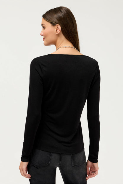 ANNAYAH V-NECK TOP