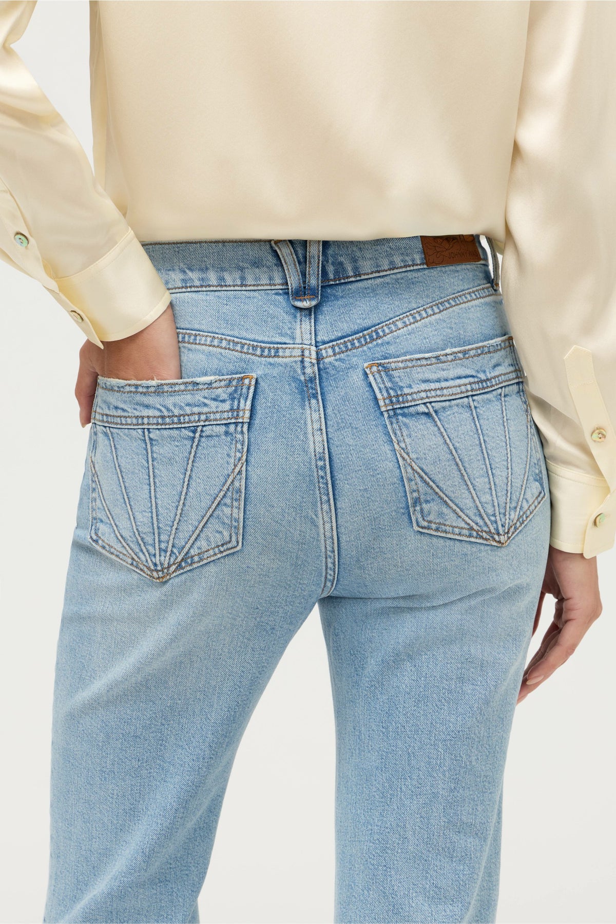 DAVADI PINTUCK FLARE JEAN