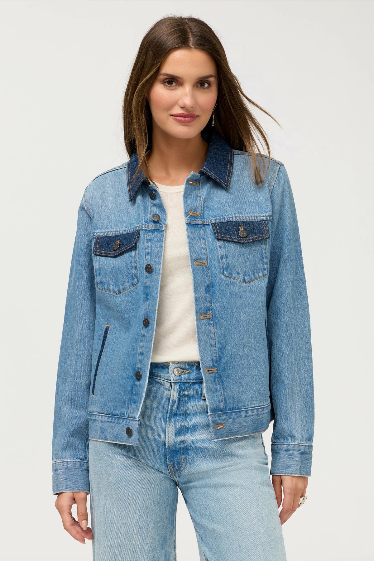 THE CLASSIC DENIM JACKET