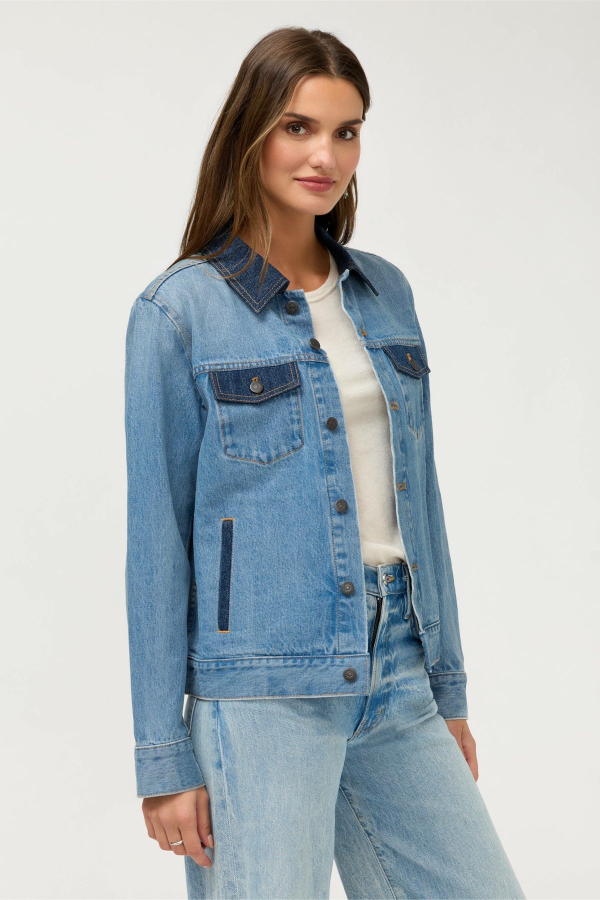 THE CLASSIC DENIM JACKET