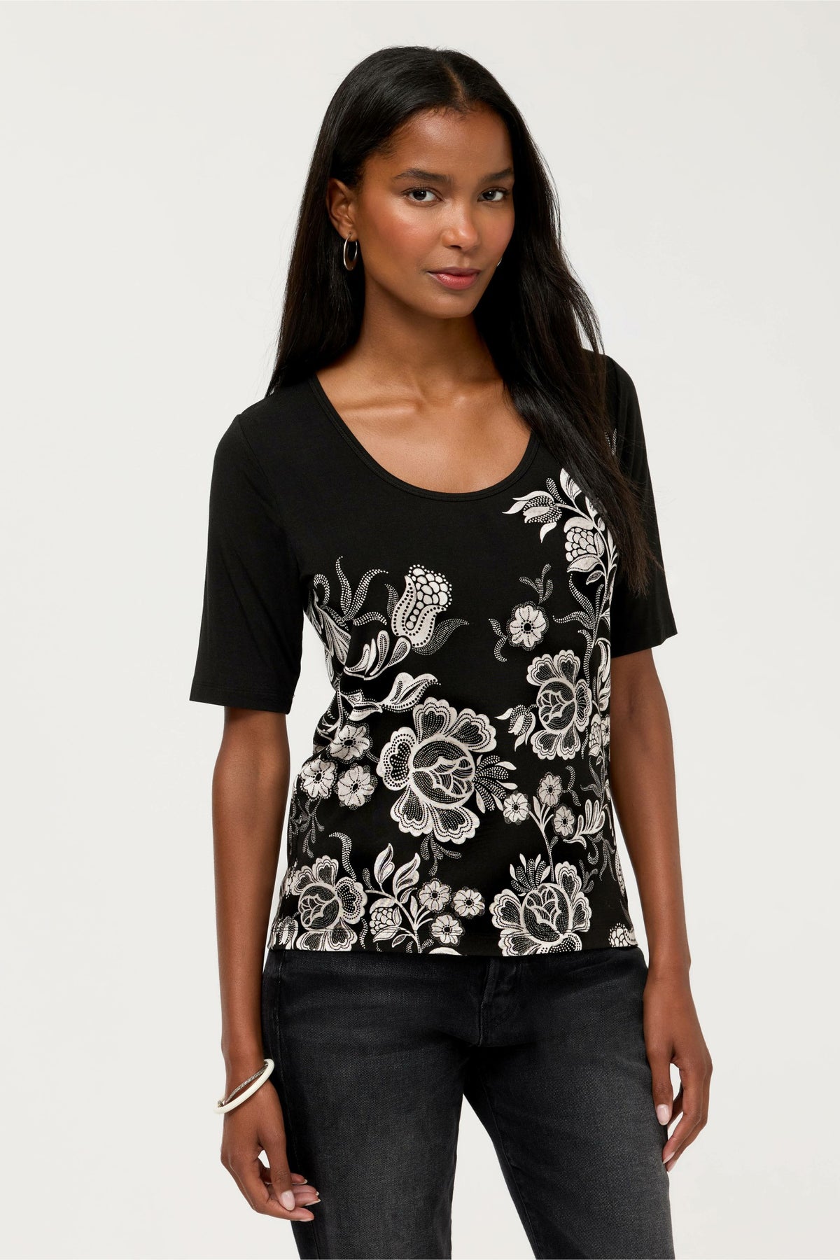 THE JANIE FAVORITE SCOOP NECK FITTED TEE