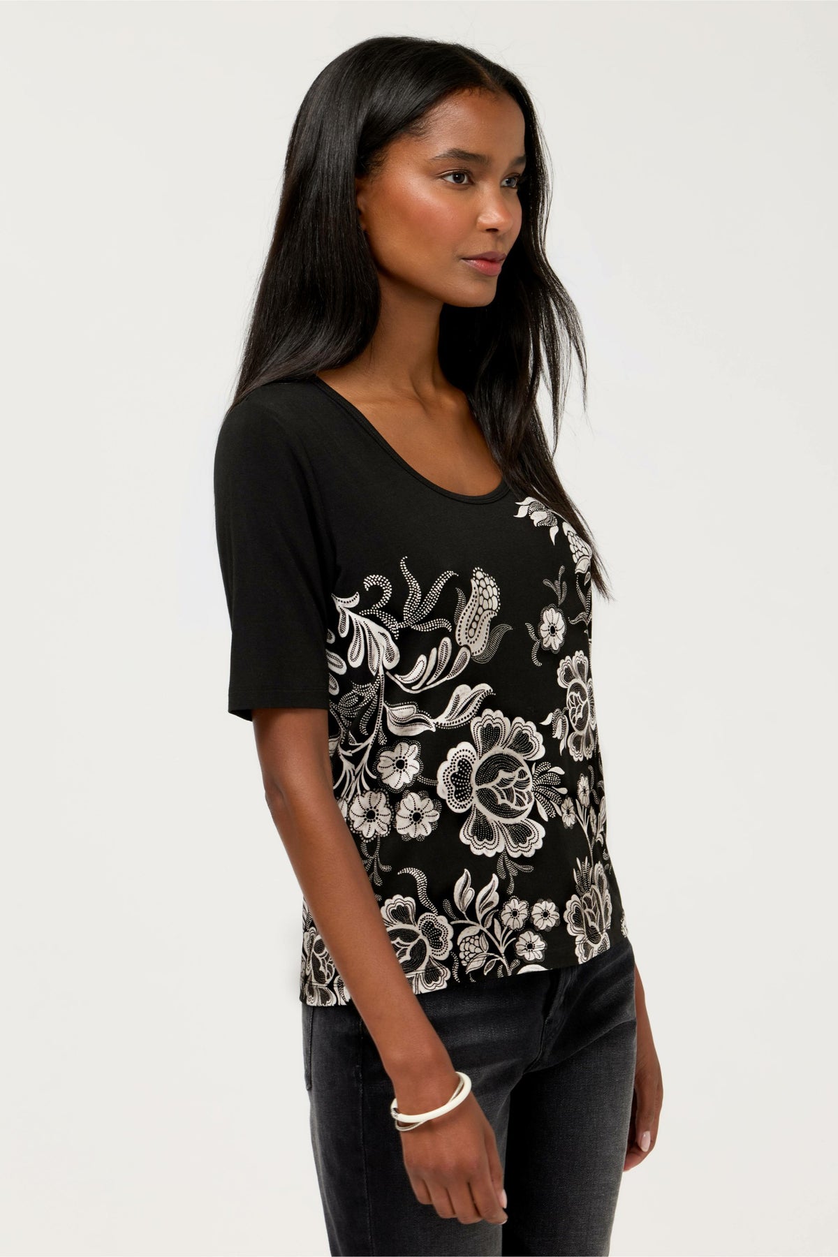 THE JANIE FAVORITE SCOOP NECK FITTED TEE