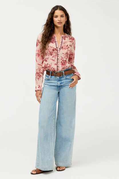 RUFFLE CUFF BLOUSE