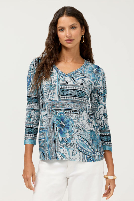 THE JANIE FAVORITE 3/4 SLEEVE V-NECK SWING TEE