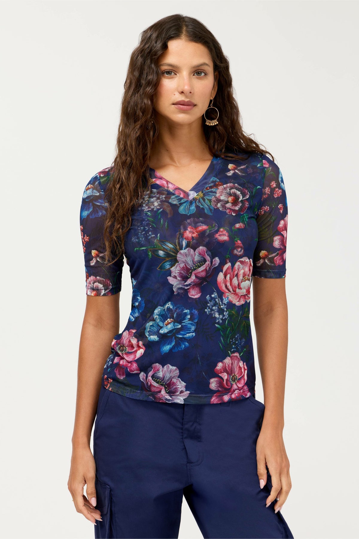V-NECK ELBOW SLEEVE MESH TOP