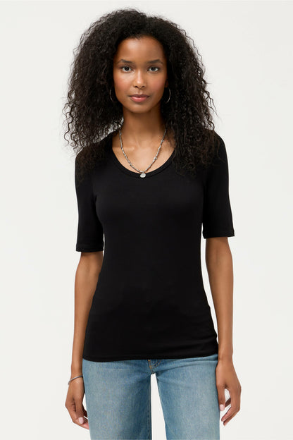 ESSENTIALS ELBOW SLEEVE SCOOP NECK