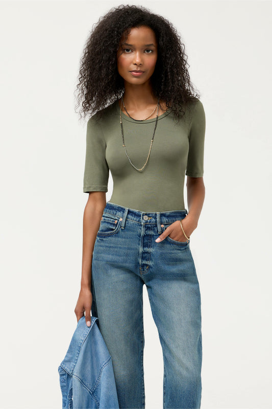 ESSENTIALS ELBOW SLEEVE SCOOP NECK