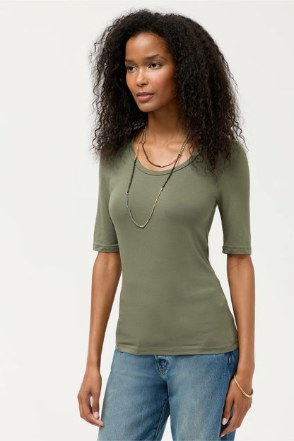 ESSENTIALS ELBOW SLEEVE SCOOP NECK