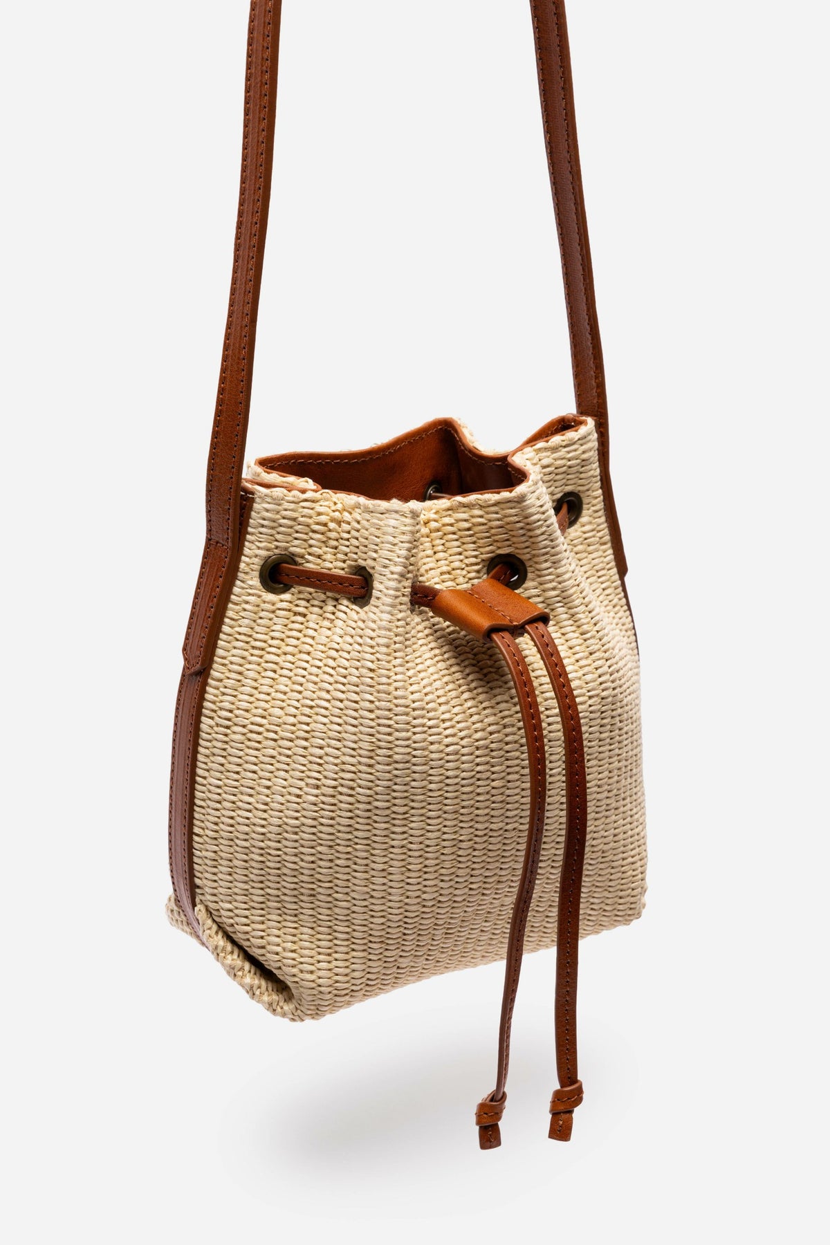 ITALIAN RAFFIA CROSSBODY BUCKET BAG