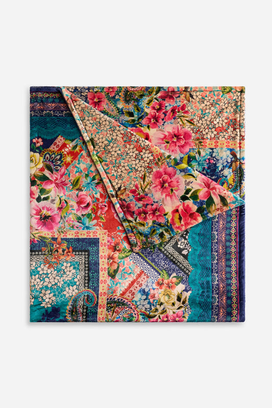 Laurel Canyon Cozy Blanket