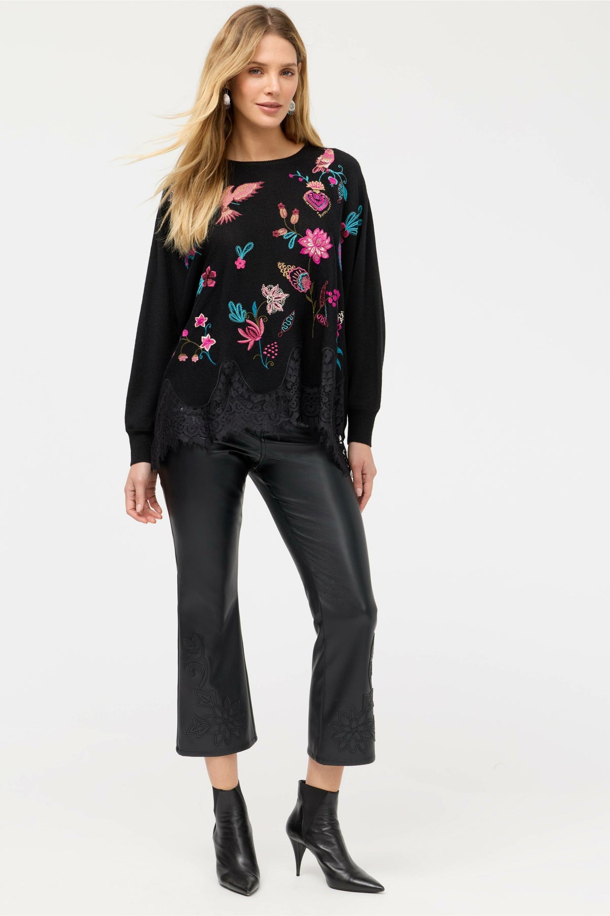THE LACE OVERSIZED PULLOVER