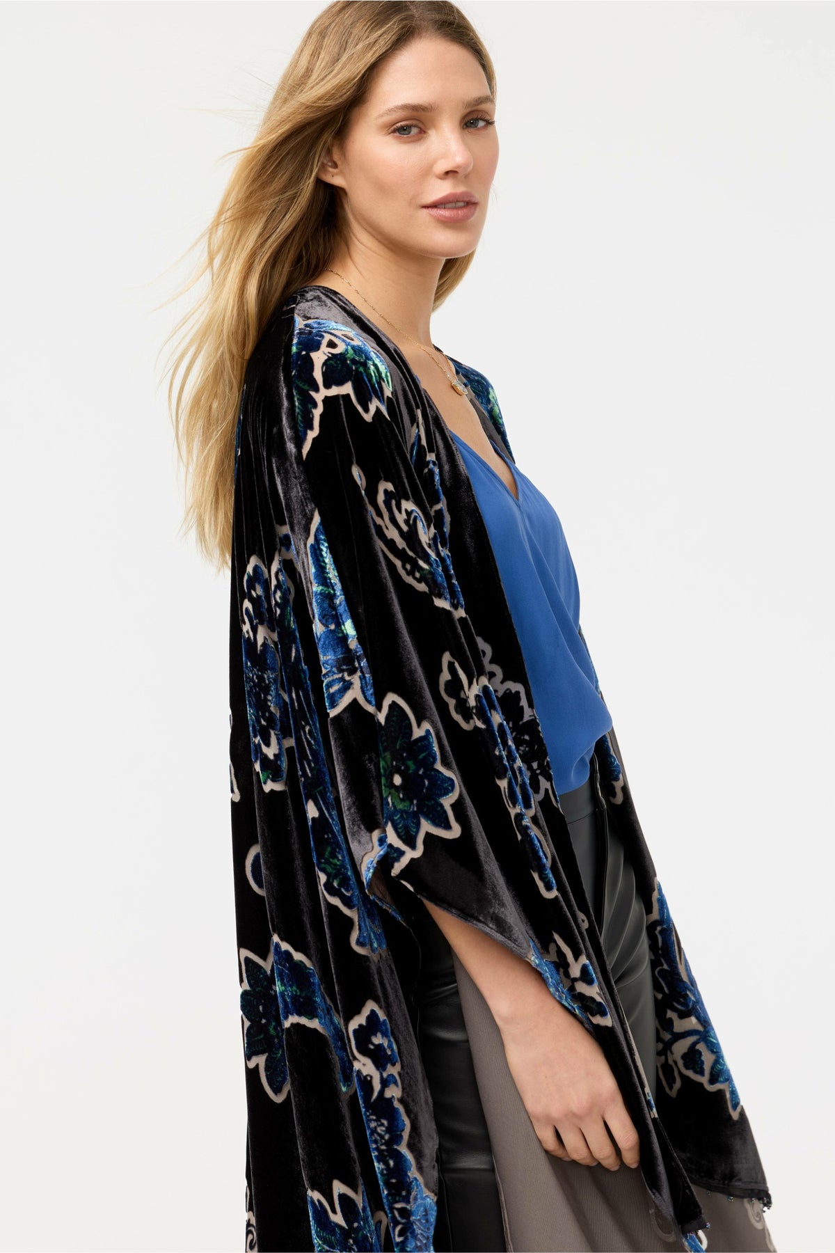 BURNOUT VELVET SHAWL