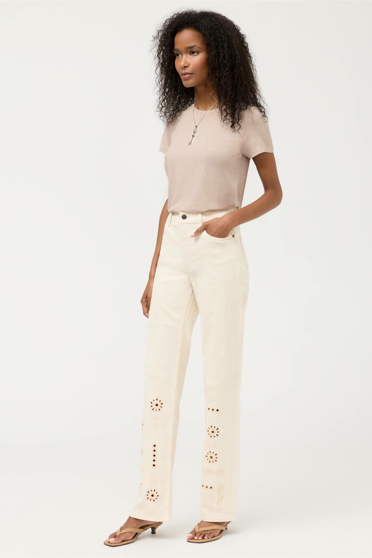 THE RELAXED STRAIGHT LEG JEAN