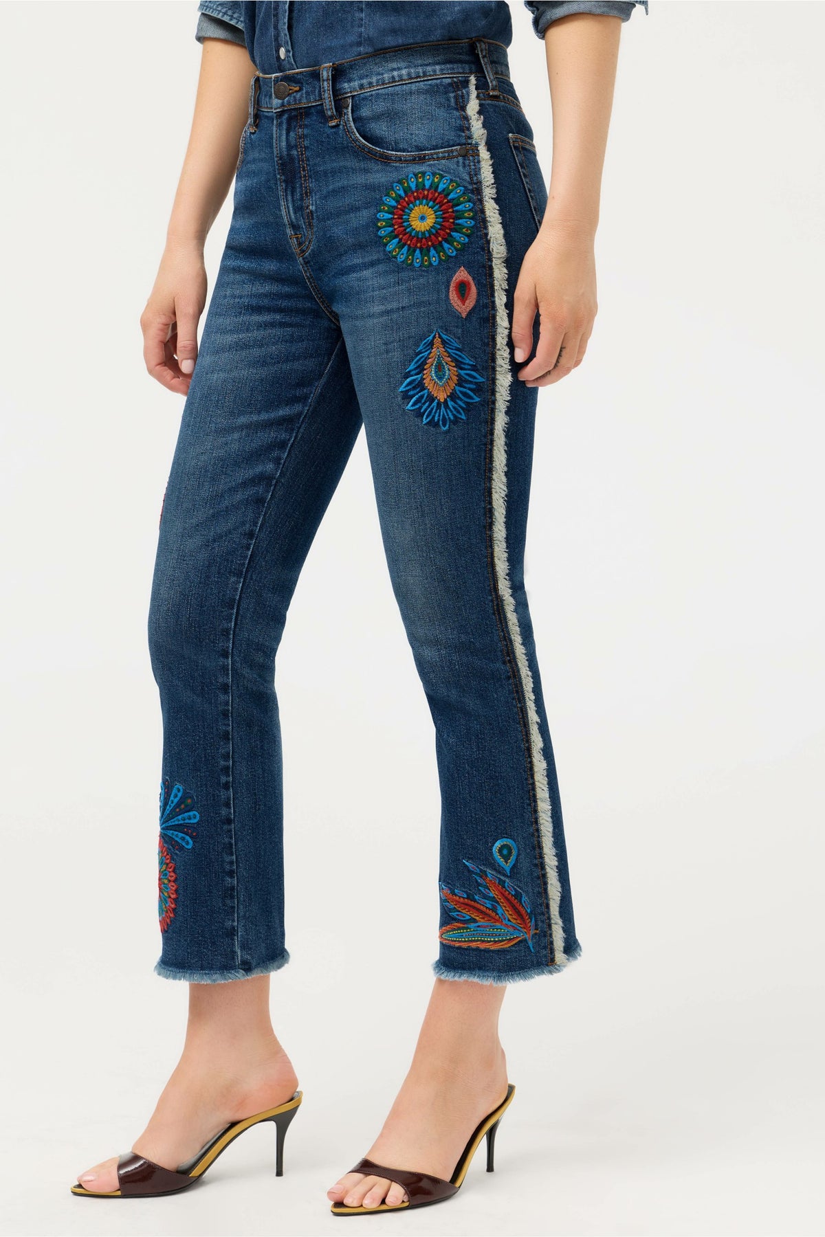 THE FRINGE CROPPED BABY BOOT JEAN