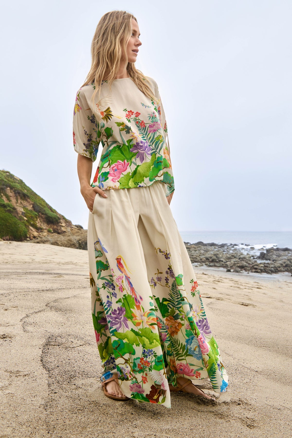 BLUET DRAWCORD SLEEVE BLOUSE