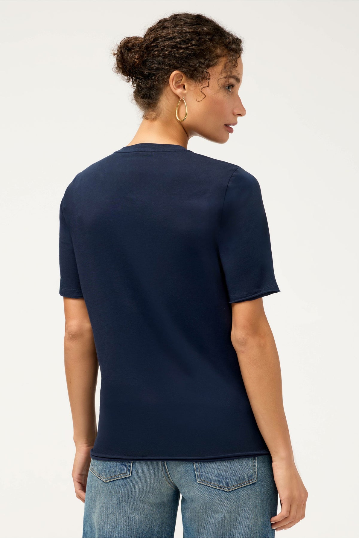 CELIORA RAW HEM V-NECK TEE