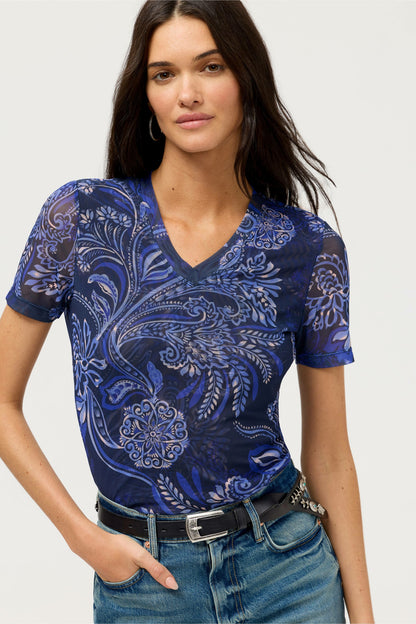 SHORT SLEEVE MESH V-NECK TEE