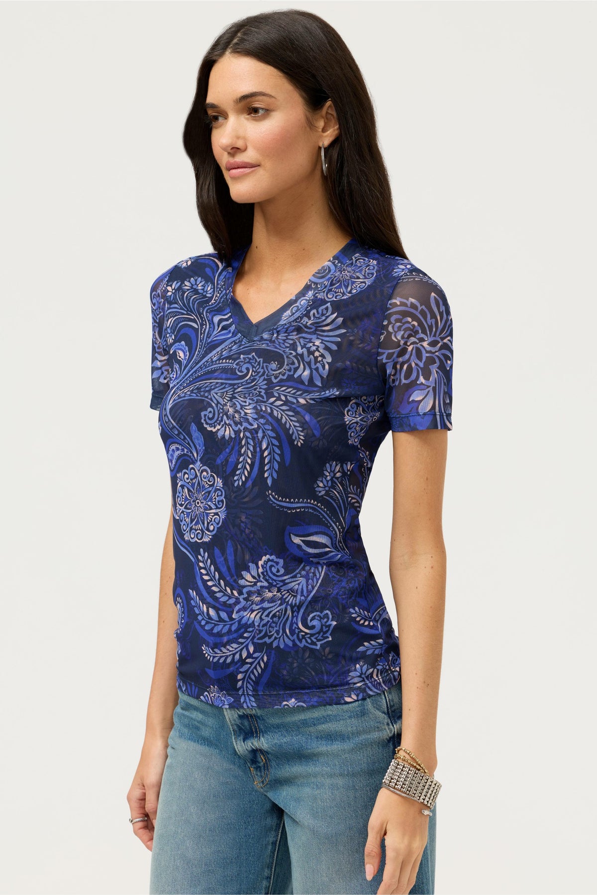 SHORT SLEEVE MESH V-NECK TEE