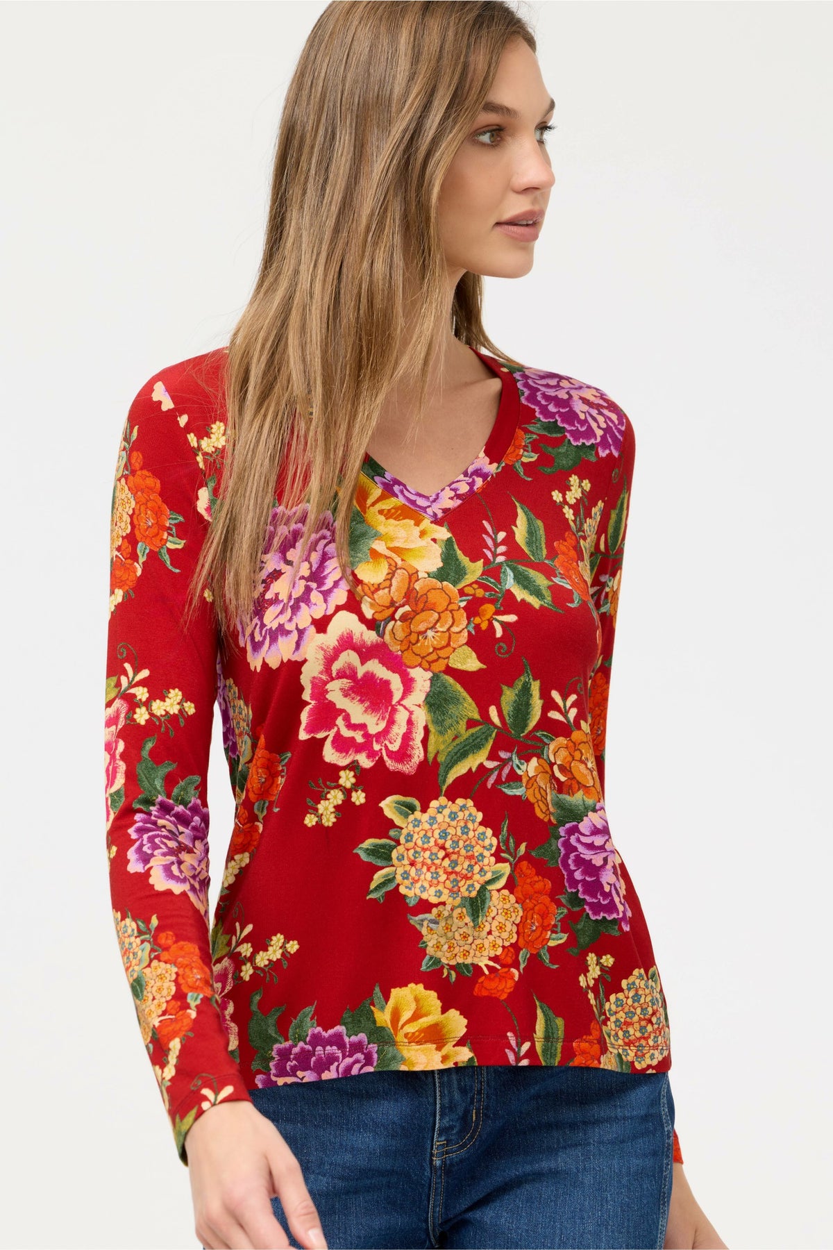 THE JANIE FAVORITE LONG SLEEVE V-NECK FITTED TEE