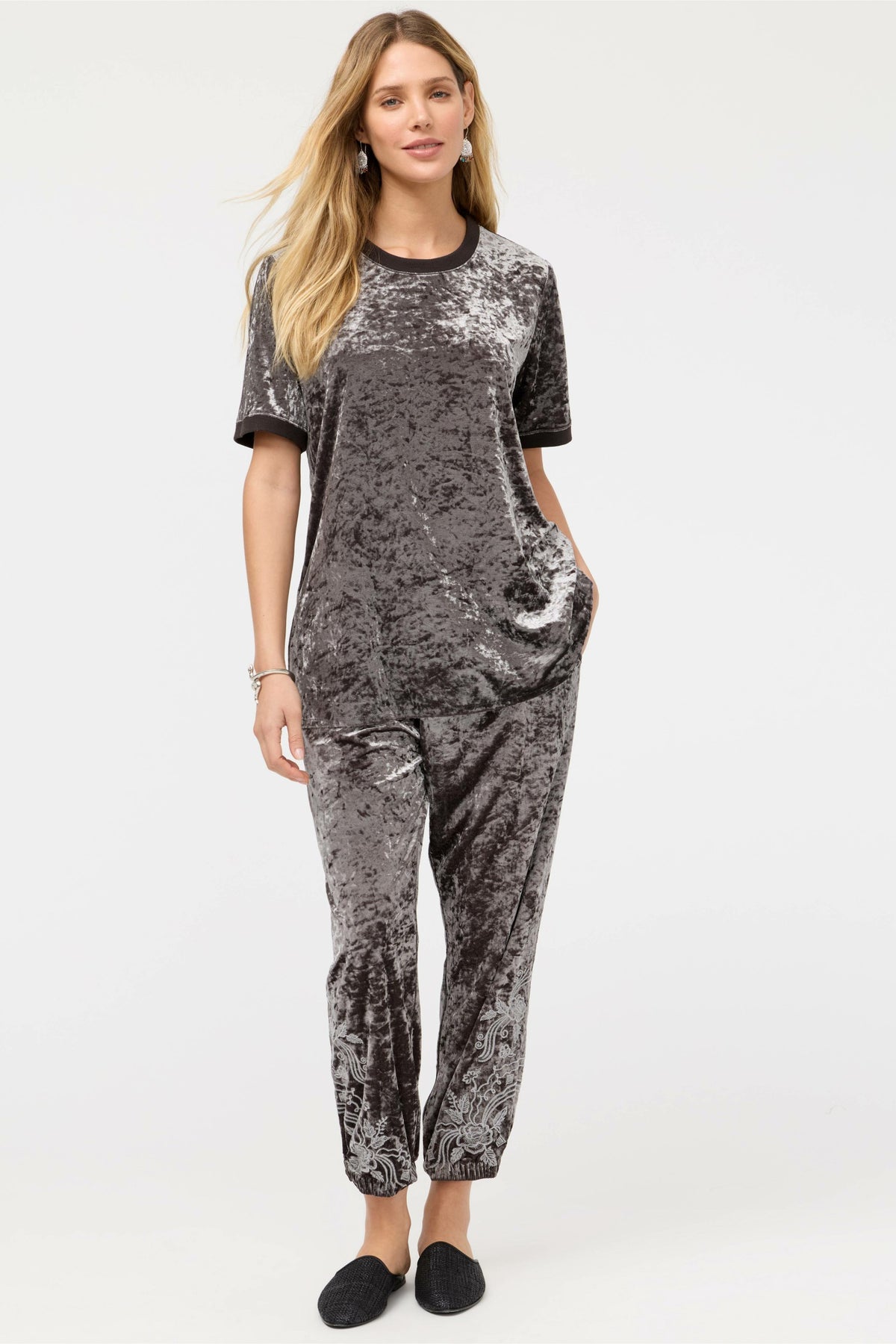 THE VELVET TEE
