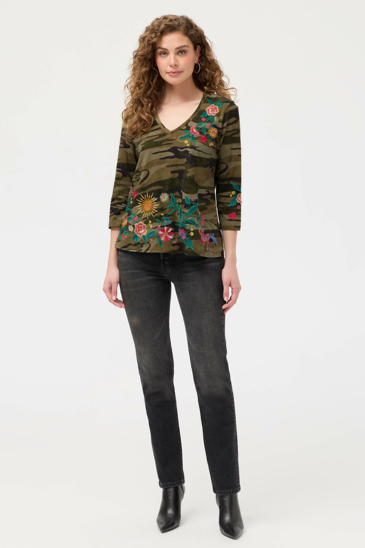 3/4 SLEEVE TRAPUNTO V-NECK TEE