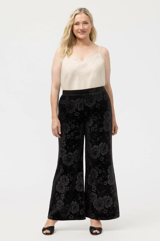 EMBOSSED STRETCH VELVET WIDE LEG PANT