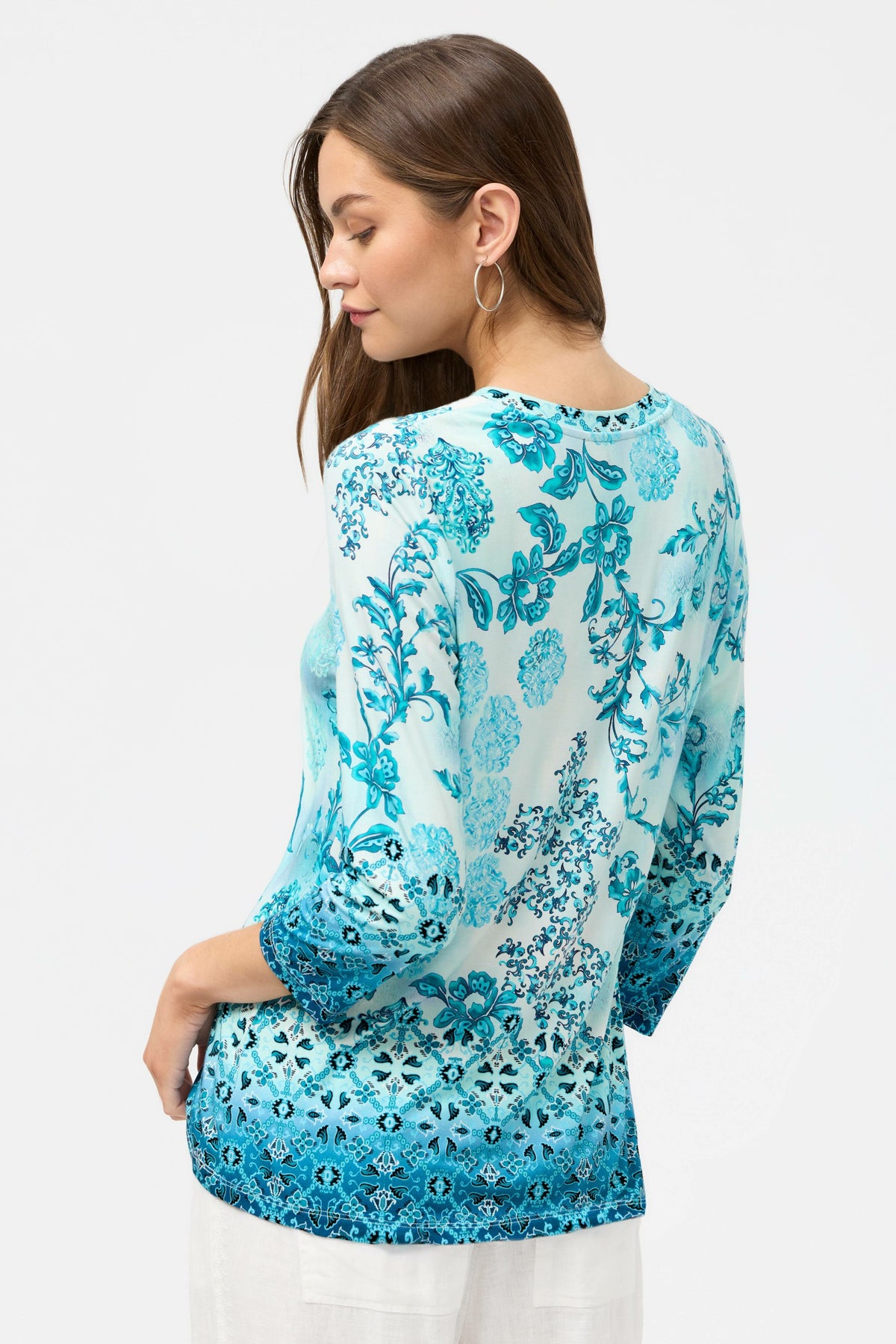 THE JANIE FAVORITE 3/4 SLEEVE V-NECK TEE