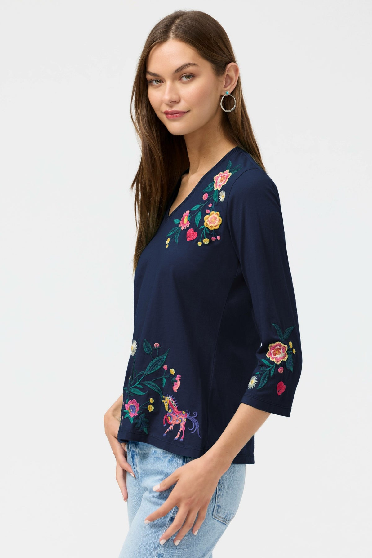 3/4 SLEEVE TRAPUNTO V-NECK TEE