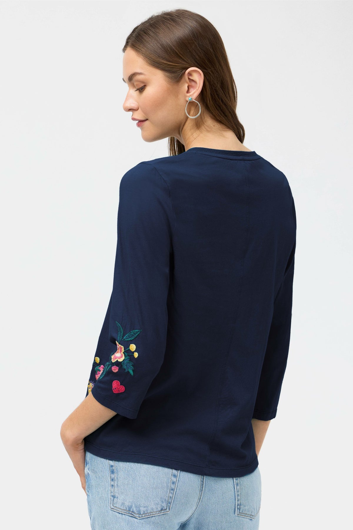 3/4 SLEEVE TRAPUNTO V-NECK TEE